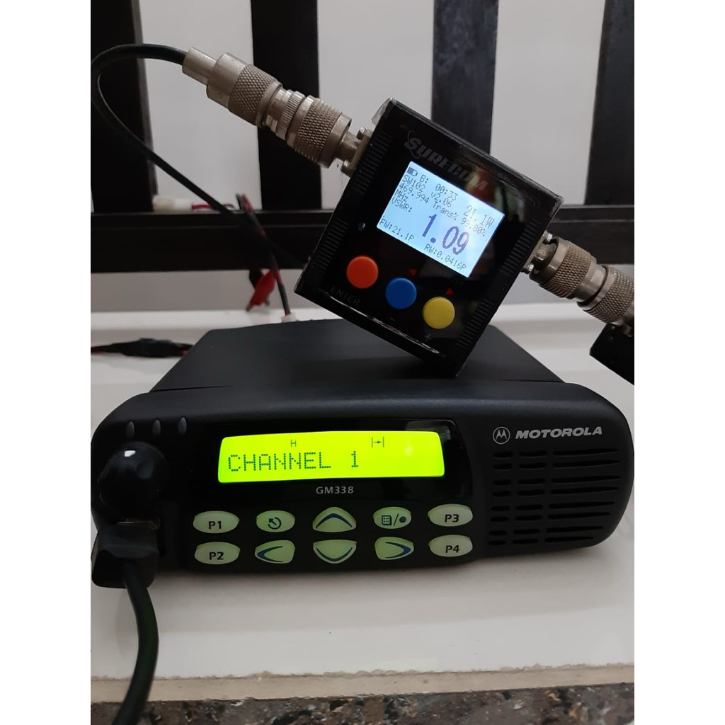 RADIO RIG MOTOROLA GM338 UHF 403 MHZ KONDISI  RX TX NORMAL