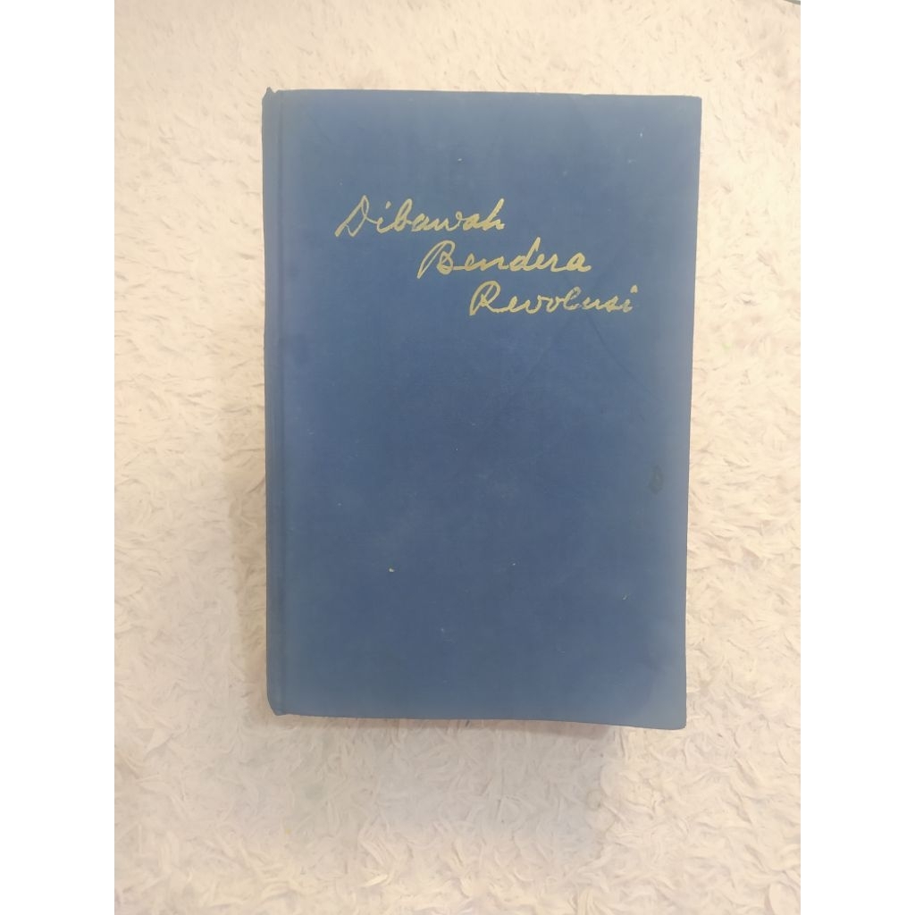Buku Dibawah Bendera Revolusi