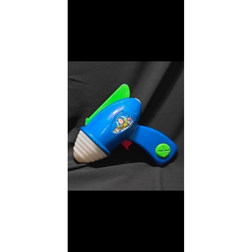 Mainan senjata paris disneyland toy story buzz lightyear laser blaster original elektrik hidup