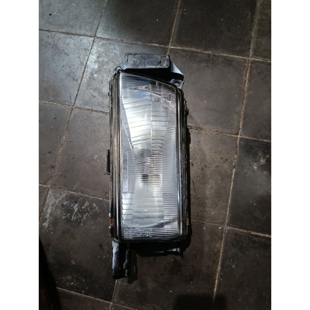 Headlamp kiri  Mazda 323 interplay