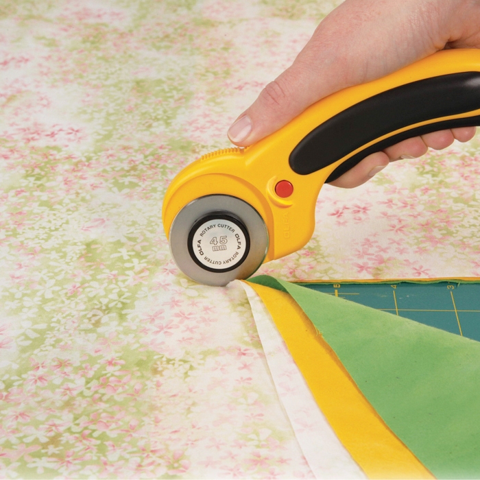 

OLFA RTY-2/DX Alat Pisau Potong Kain dia 45 mm Rotary Cutter 45mm