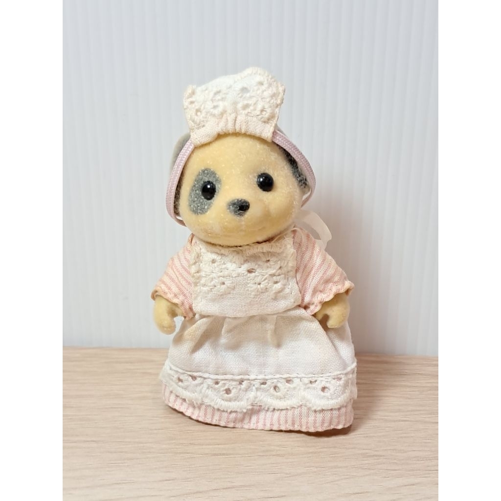 Sylvanian Families - Ivory Dog Mother Waitress Japan