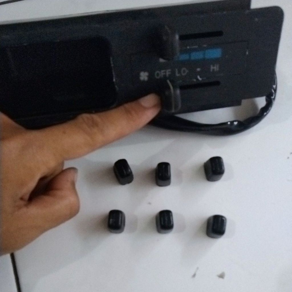 Knop saklar AC TOYOTA Kijang / Starlet 2 pcs (BONUS 1)
