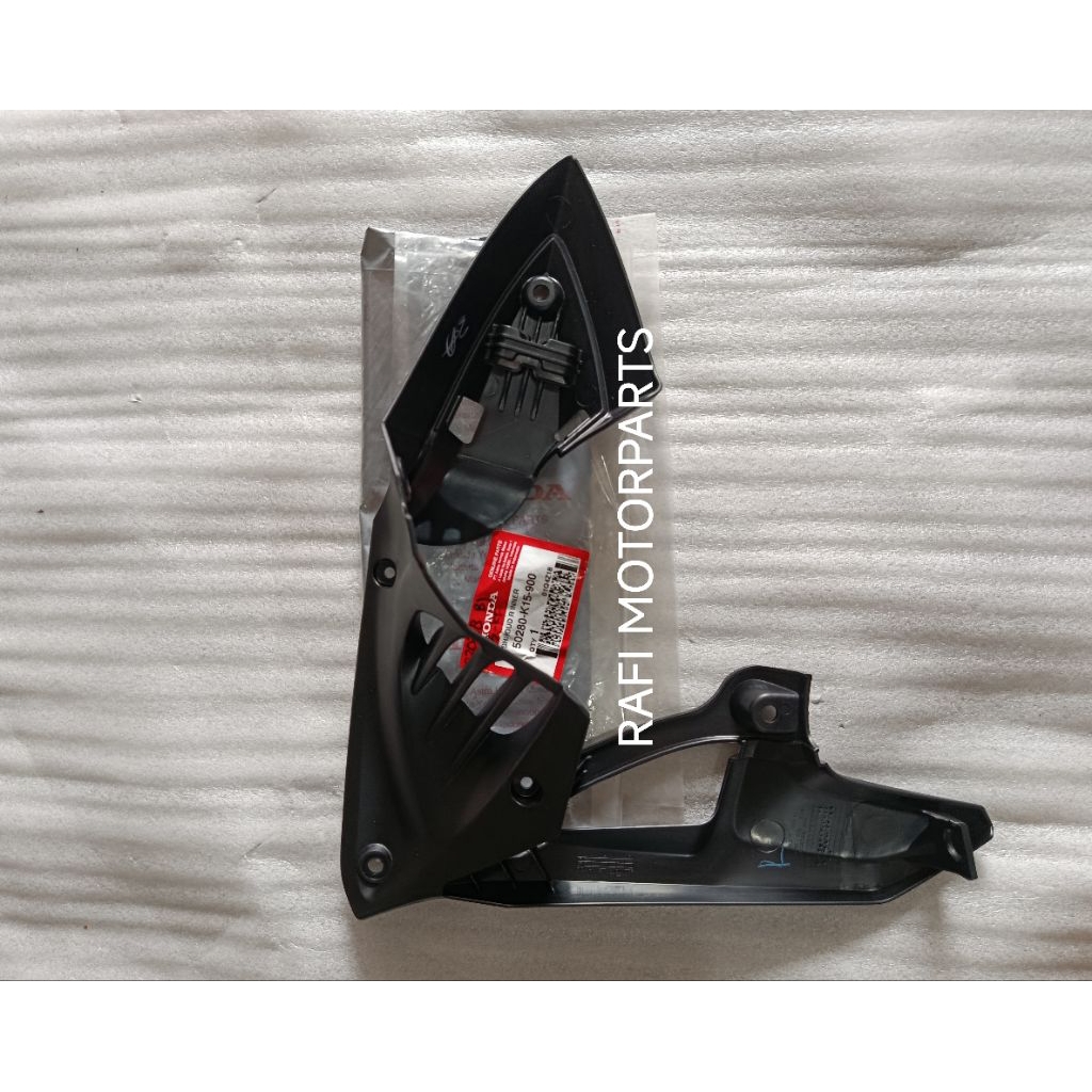 Shroud R Inner Sayap Dalam Kanan CB150R Old 2012-2015 Original AHM