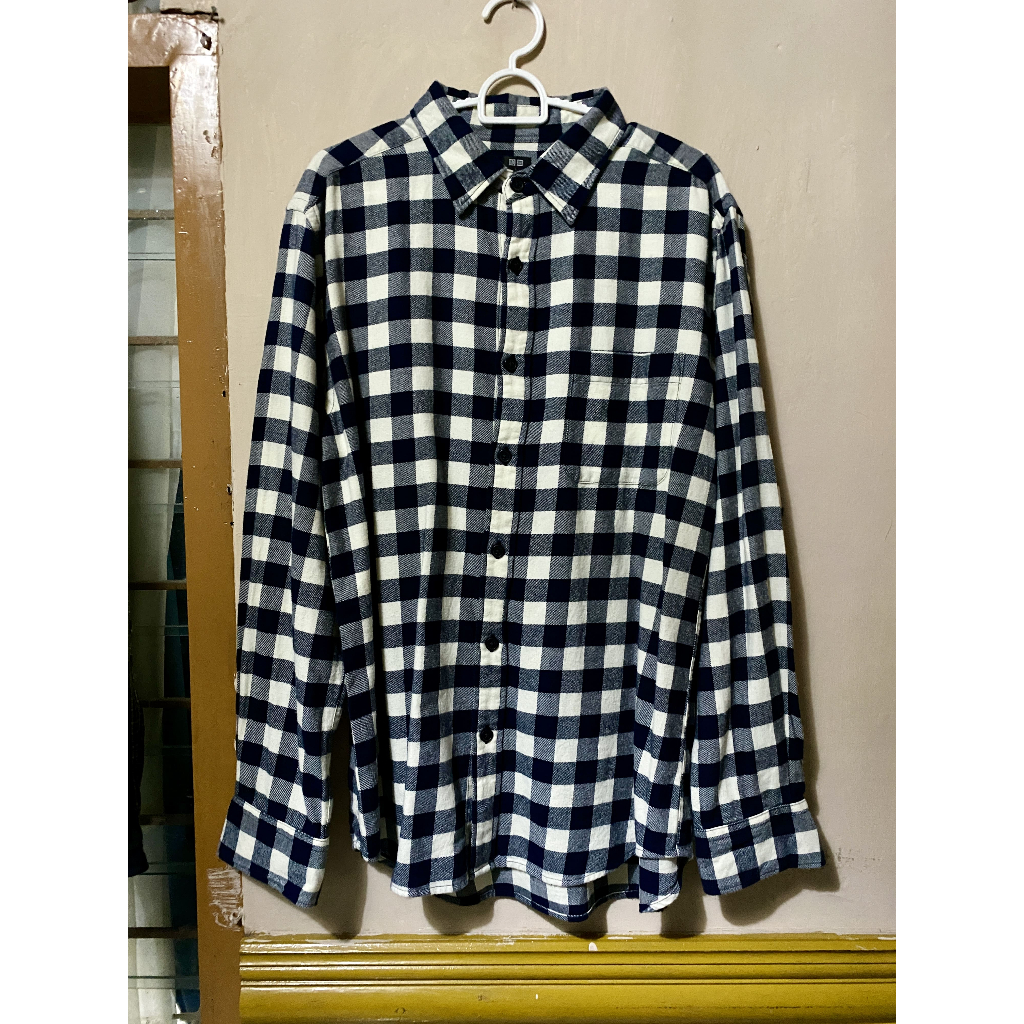 Kemeja Kotak-Kotak Flanel Pria Lengan Panjang Uniqlo Second Like New Size LPanjang