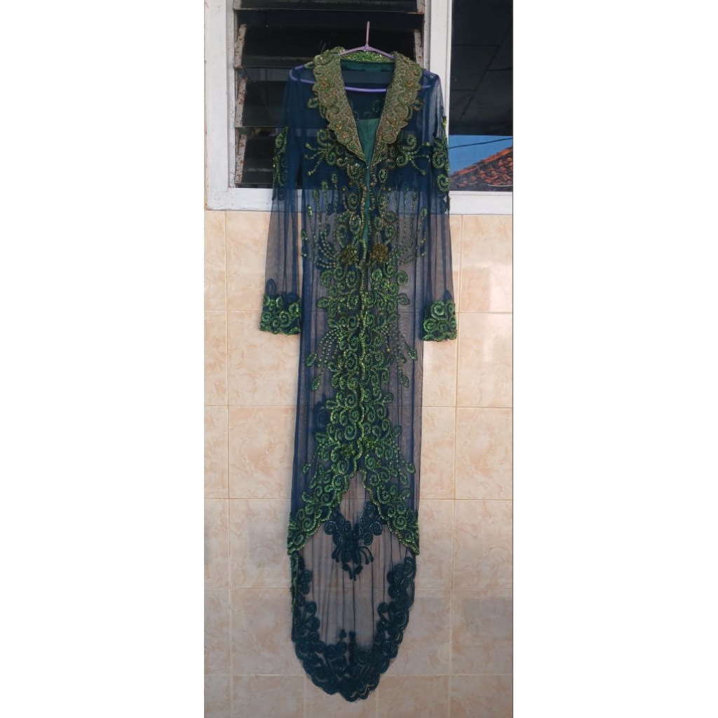 Kebaya Payet Ekor Panjang Preloved