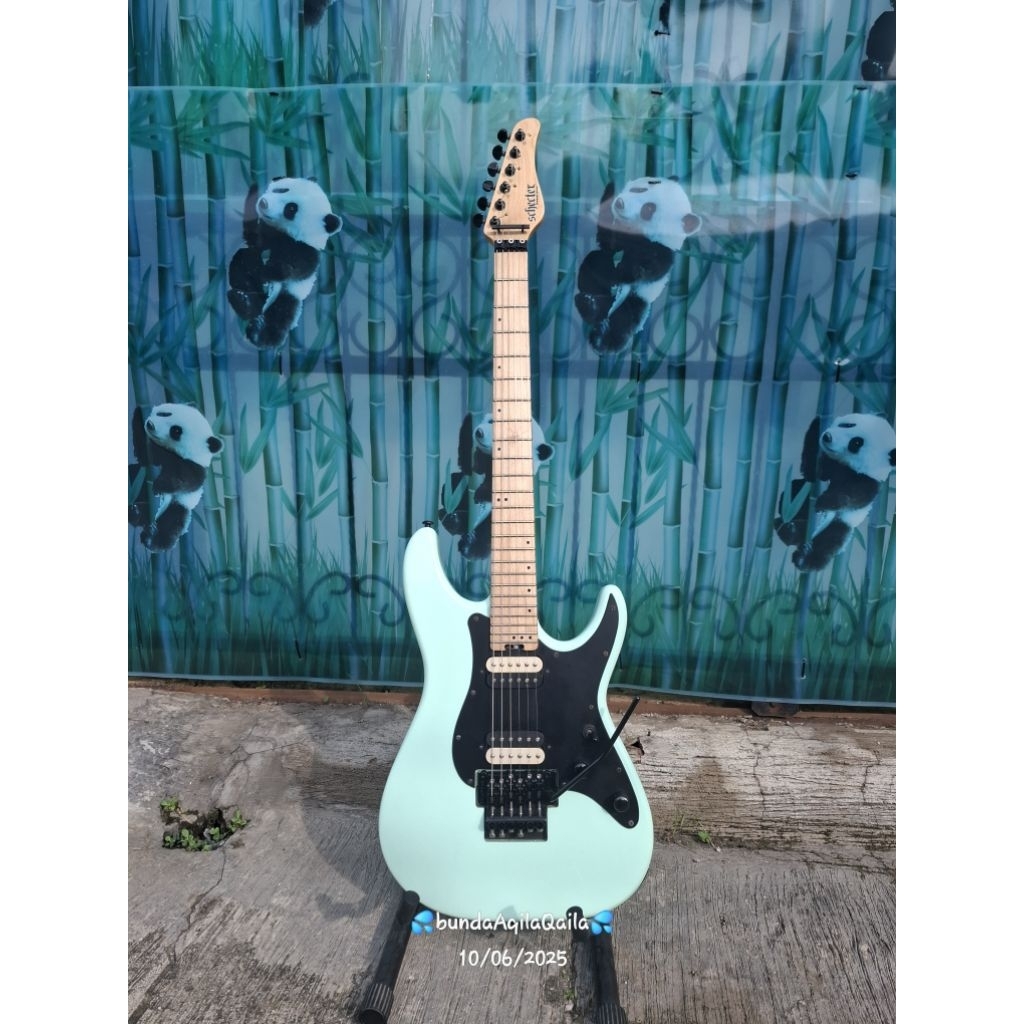 schecter sun valley ss fr sfg (floyd rose sea foam green) not ibanez fender