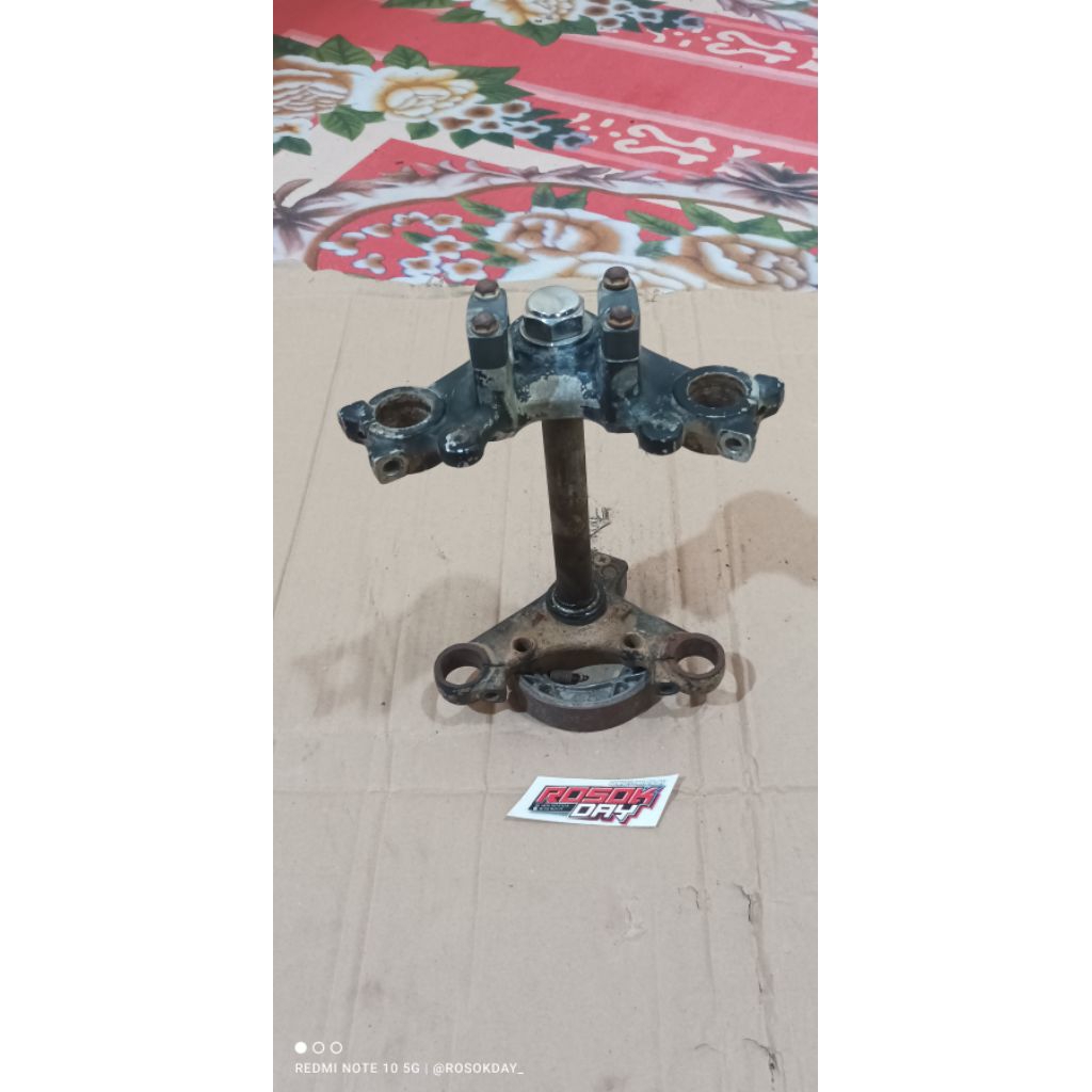 T Segitiga Aatas Bawah GL100 Original Segitiga Atas Bawah Shock Skok GL100 GL125 Original Lepasan Mo