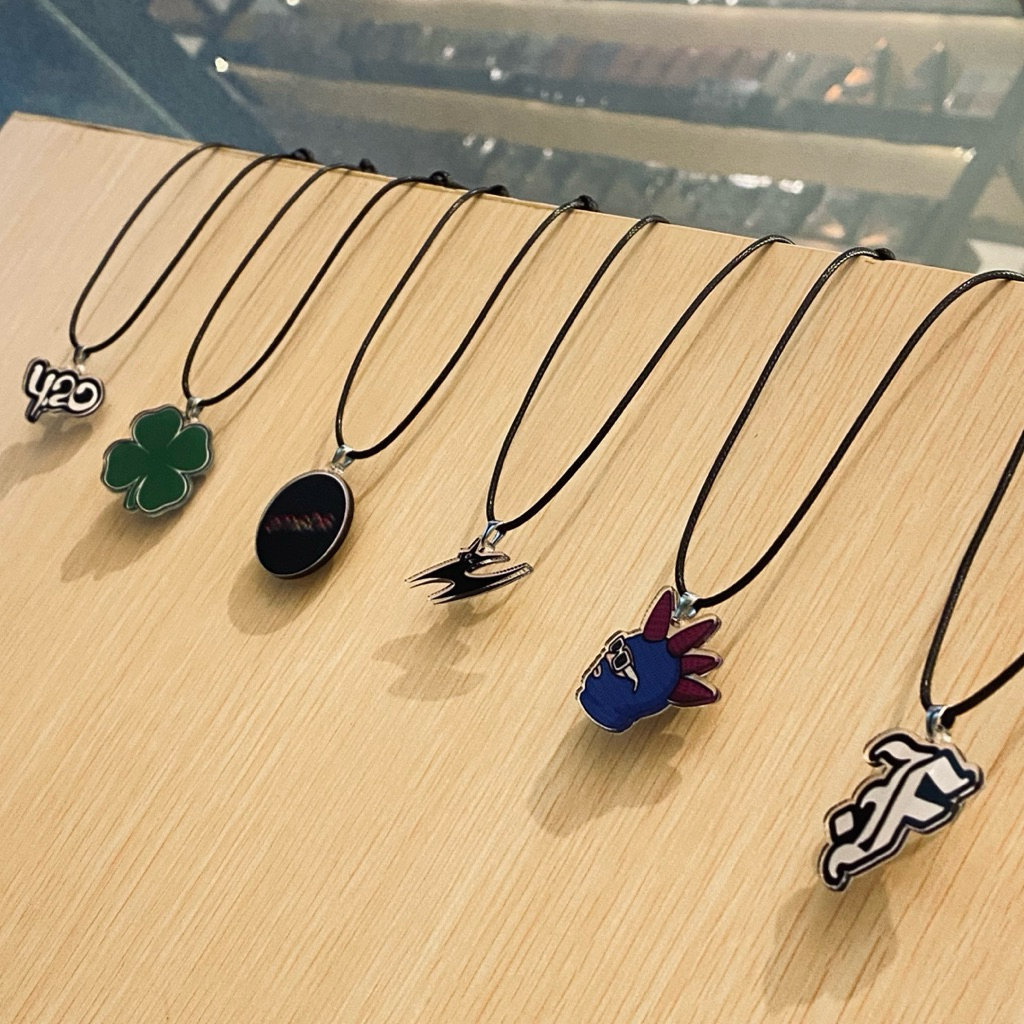 KALUNG  HINDIA FEAST DONGKER THE ADAMS FOURTWENTY SORE The Cloves