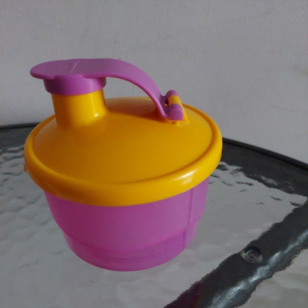 Formula dispenser Tupperware tempat susu bayi preloved