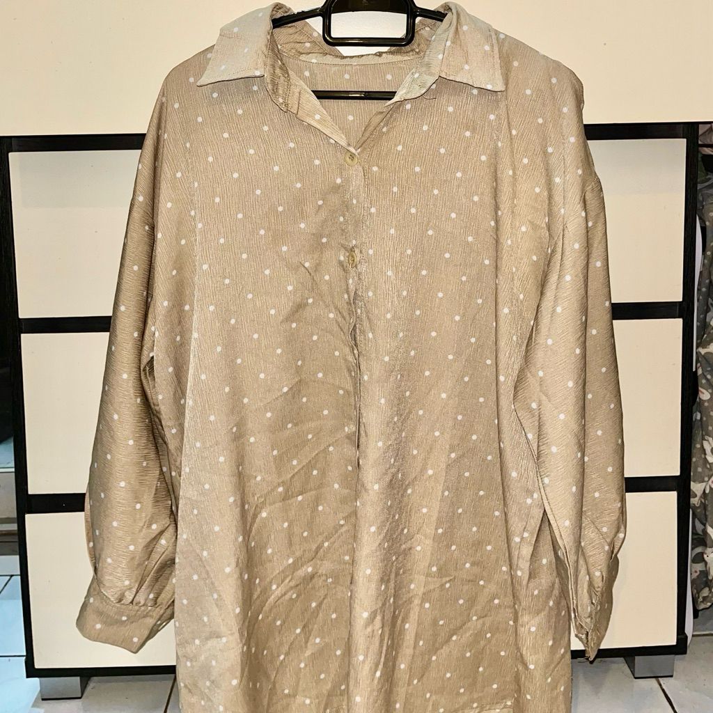 Preloved Atasan / Kemeja / Tunik Wanita Motif Polkadot