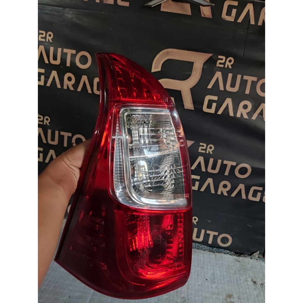 Stoplamp lampu belakang avanza 2016