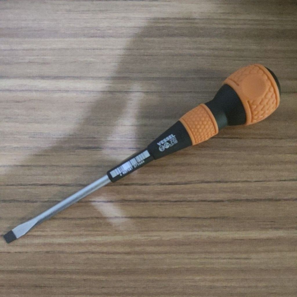 VESSEL 220 Obeng Bola Minus Ball grip Screwdriver (-)