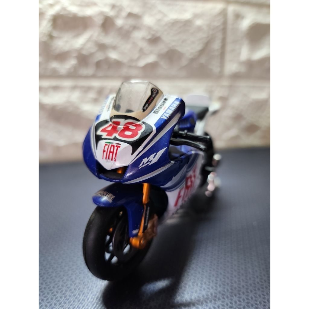 Diecast motogp Lorenzo 1:18