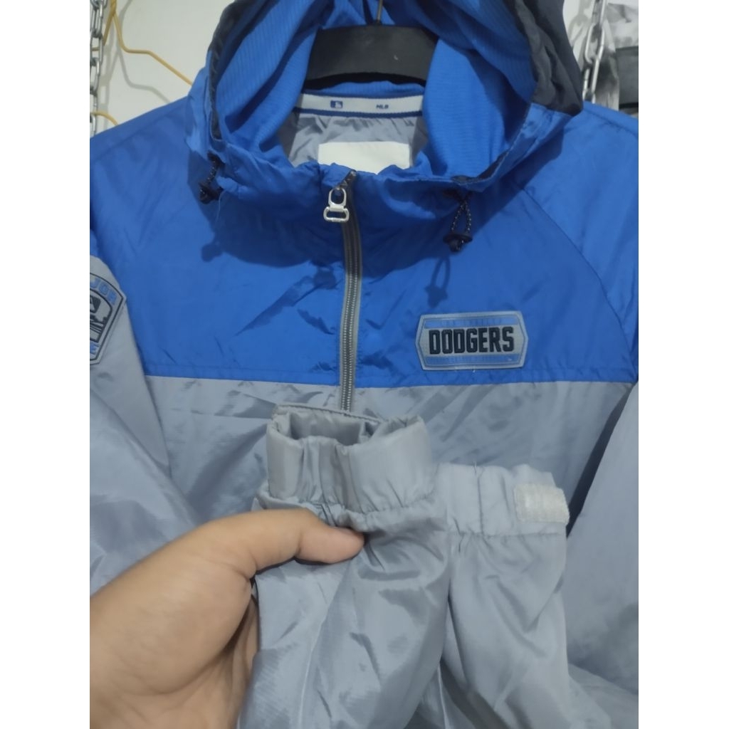 Jaket MLB doggers