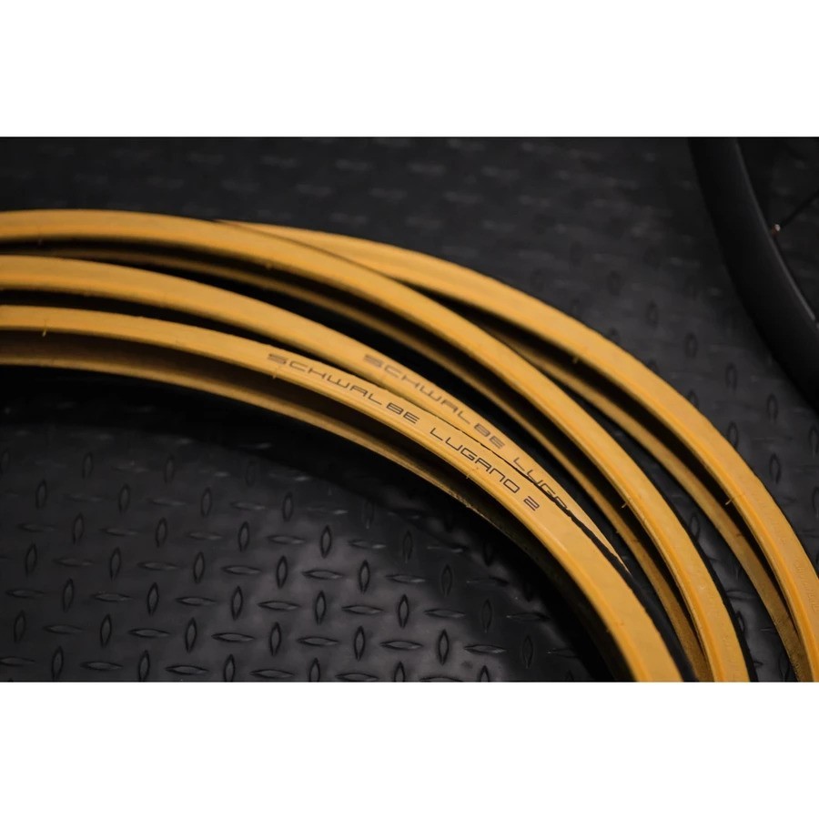 BAN LUAR SCHWALBE LUGANO 2 GUMWALL 700x25c