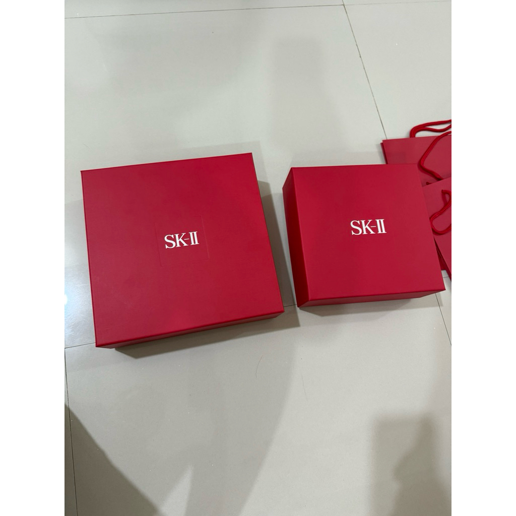 

BOX & PAPERBAG SKII ORIGINAL