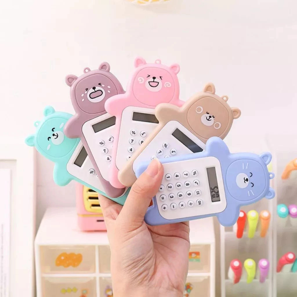 

Kalkulator Mini Karakter Beruang Lucu Portable / Gantungan Calculator Motif Bear 8 Digit Tombol Karet
