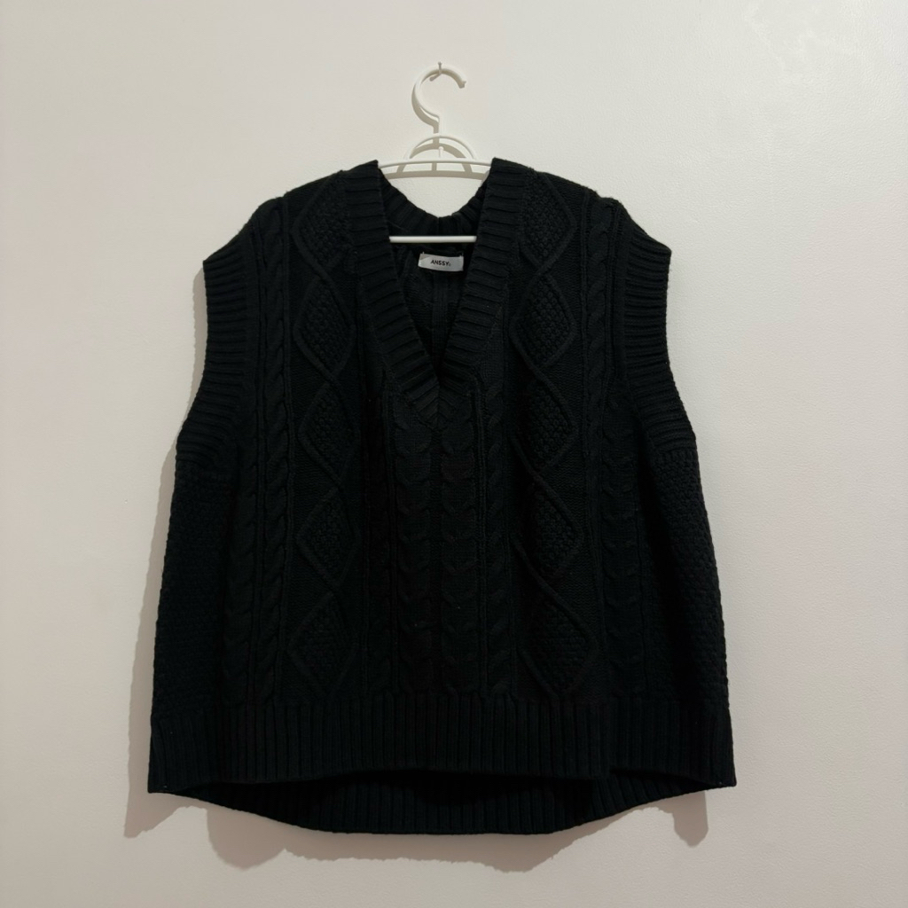 Preloved Vest Rajut Anssy