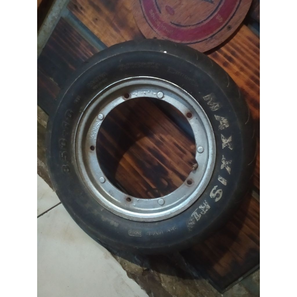Velg Besi R10. Ban Maxxis R1 350