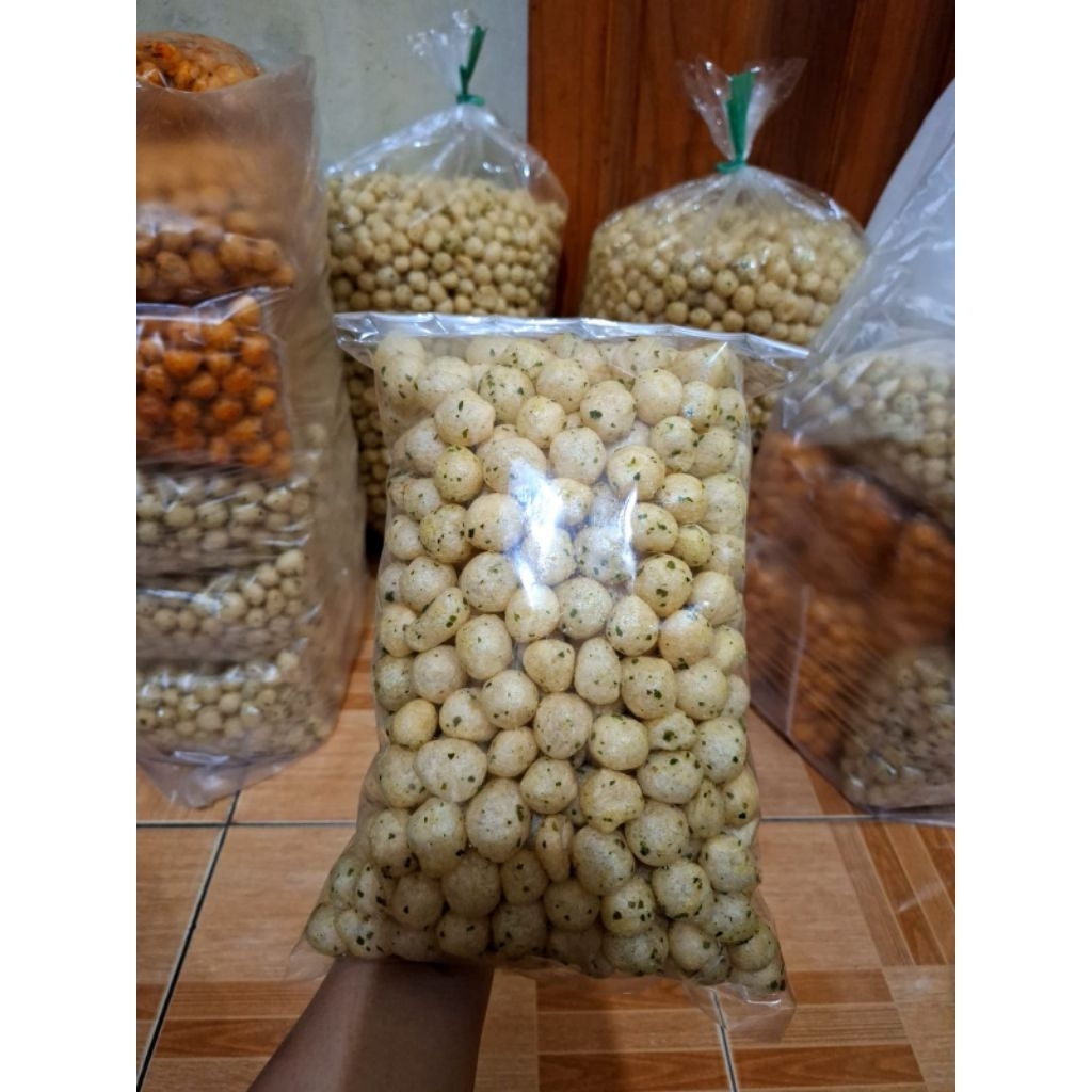 

endog lewo pedas daun jeruk 500gram - endog lewo khas garut - emplod lewo - cimol kering