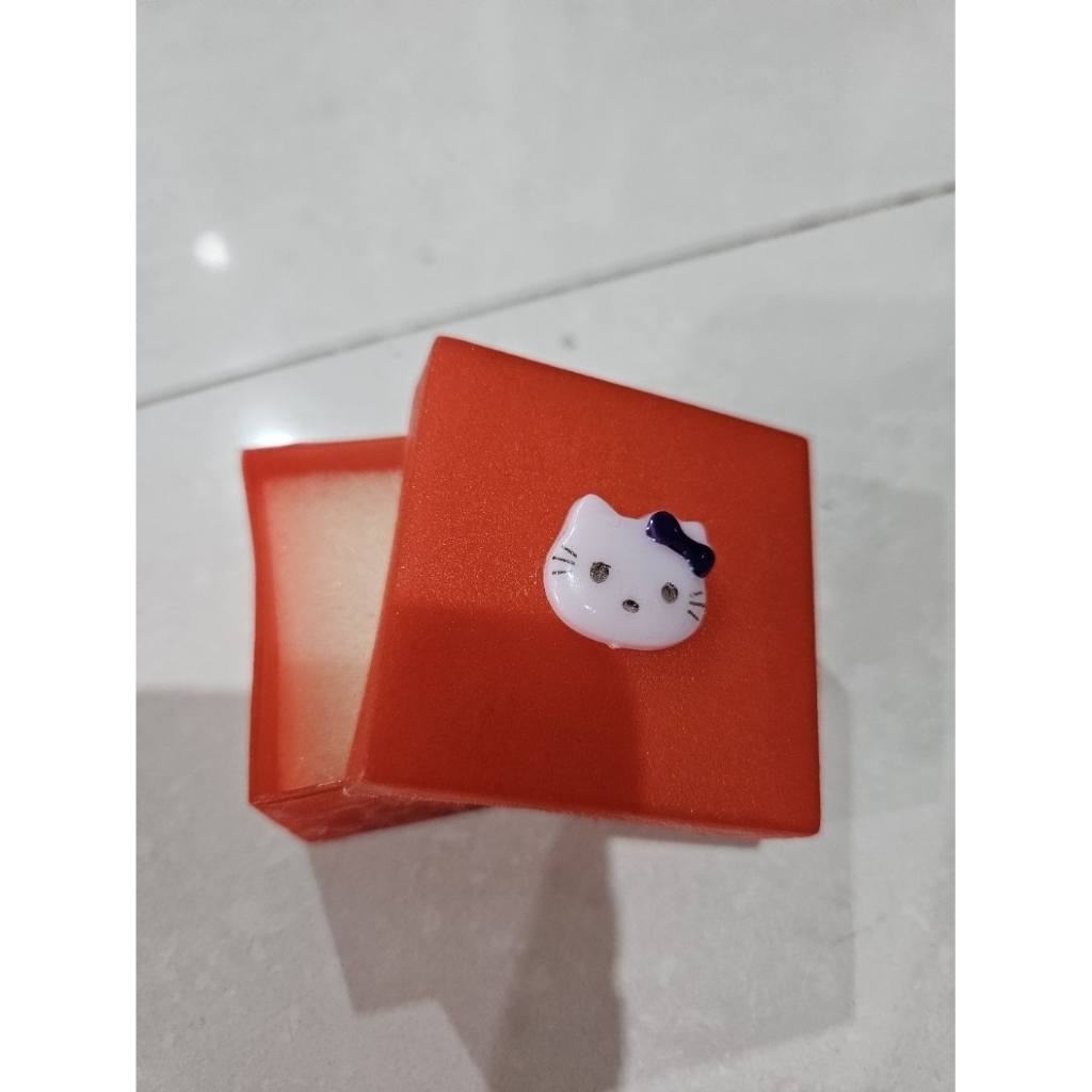 

PRELOVED SECOND KOTAK EMAS PERHIASAN TEMPAT GELANG CINCIN SEGI EMPAT KOTAK CEPUK GIFT BOX MULTIFUNGSI