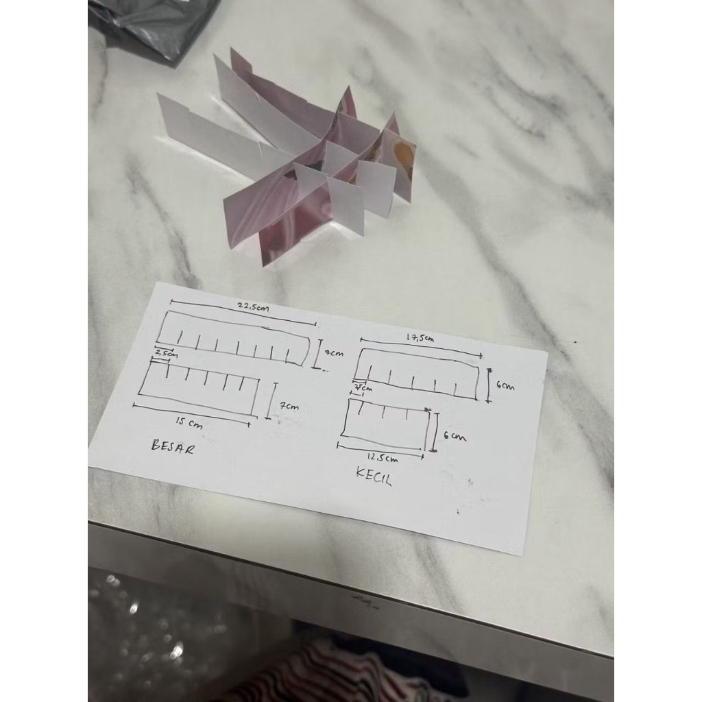 

Paket Potongan Akrilik Custom