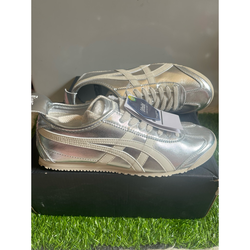 SEPATU IMPORT MEXICO 66 SD