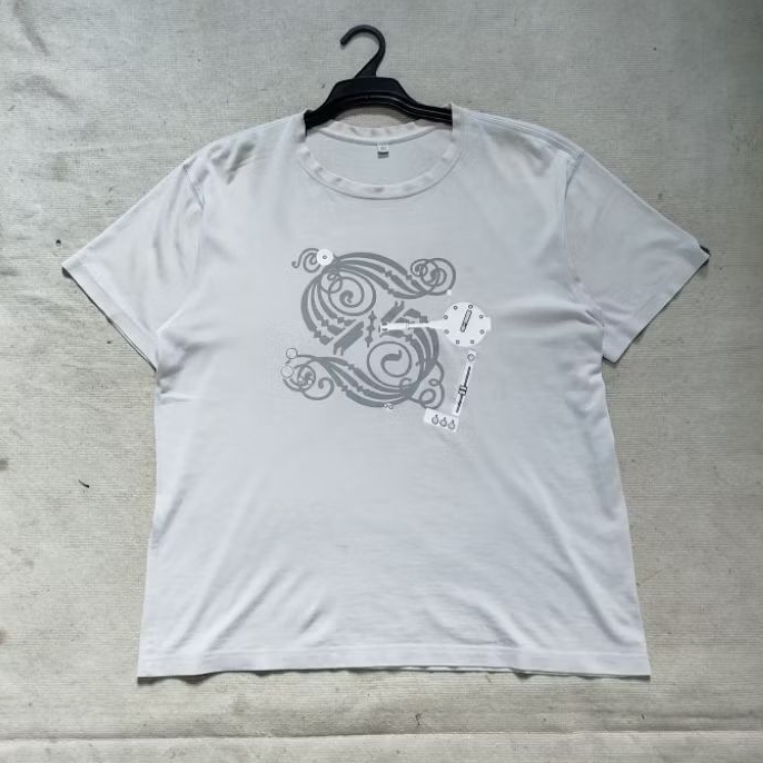 Kaos second // kaos uniqlo // Uniqlo Stanton // uniqlo second // kaos second // uniqlo kaws // uniql