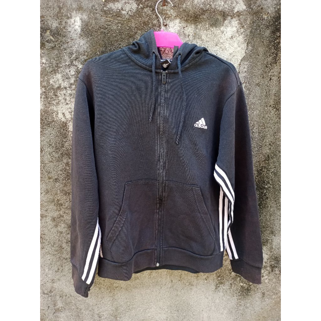 Adidas must 3 stripes hoodie black