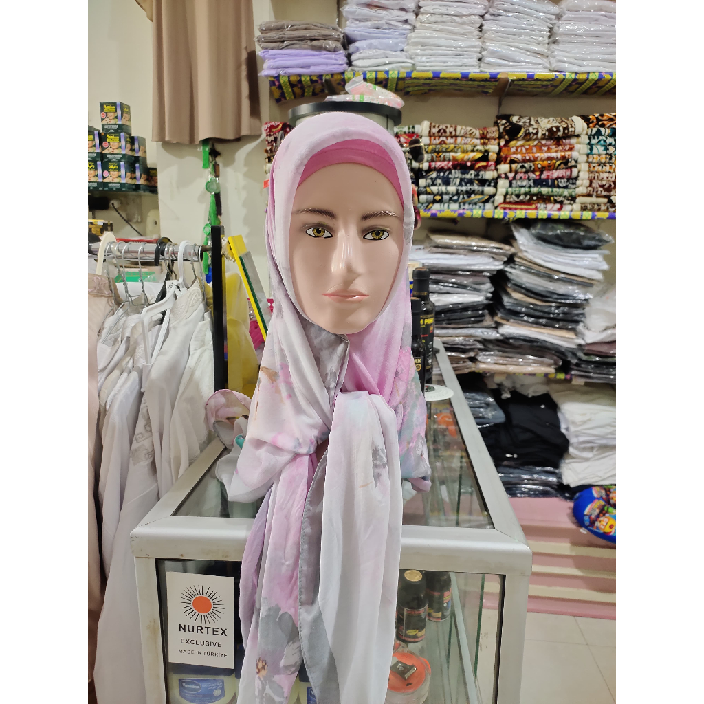 Hijab segi empat  Turkey motif bunga pink abu