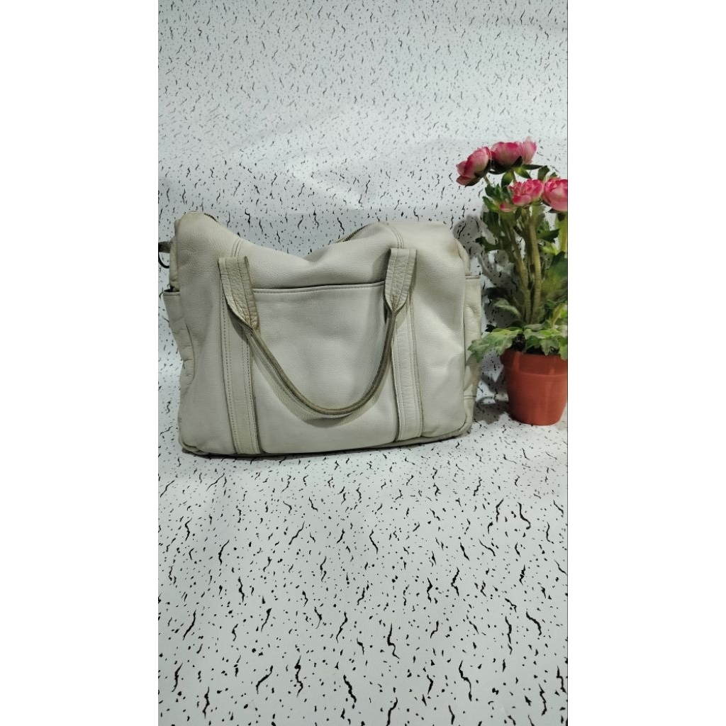 Tas_hobo_Putih_kulas