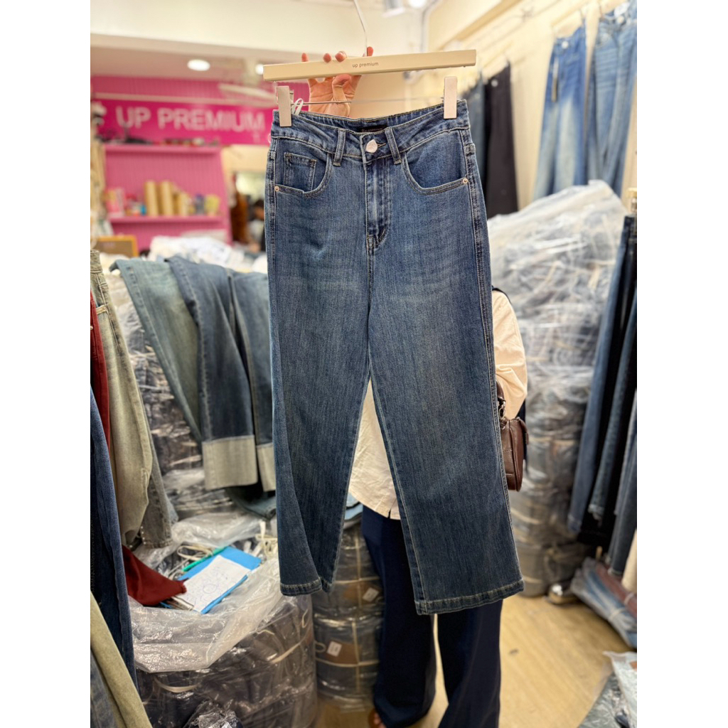 UP JEANS BKK // F016-2 // F018 // P199 // T6253-2 // P078 // U105 // 13 // P227 // F010-2