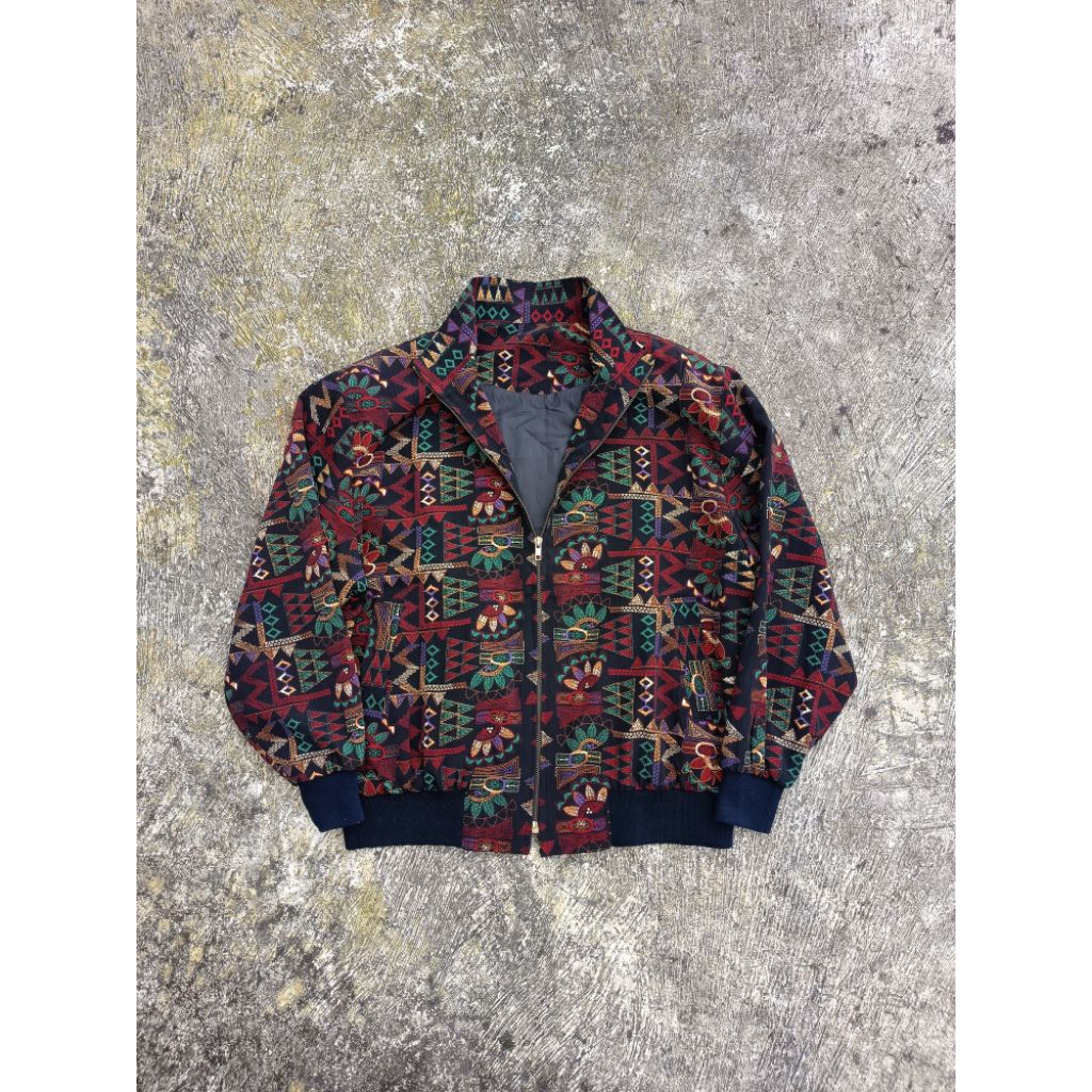 JAKET BOMBER MOTIF UNIK