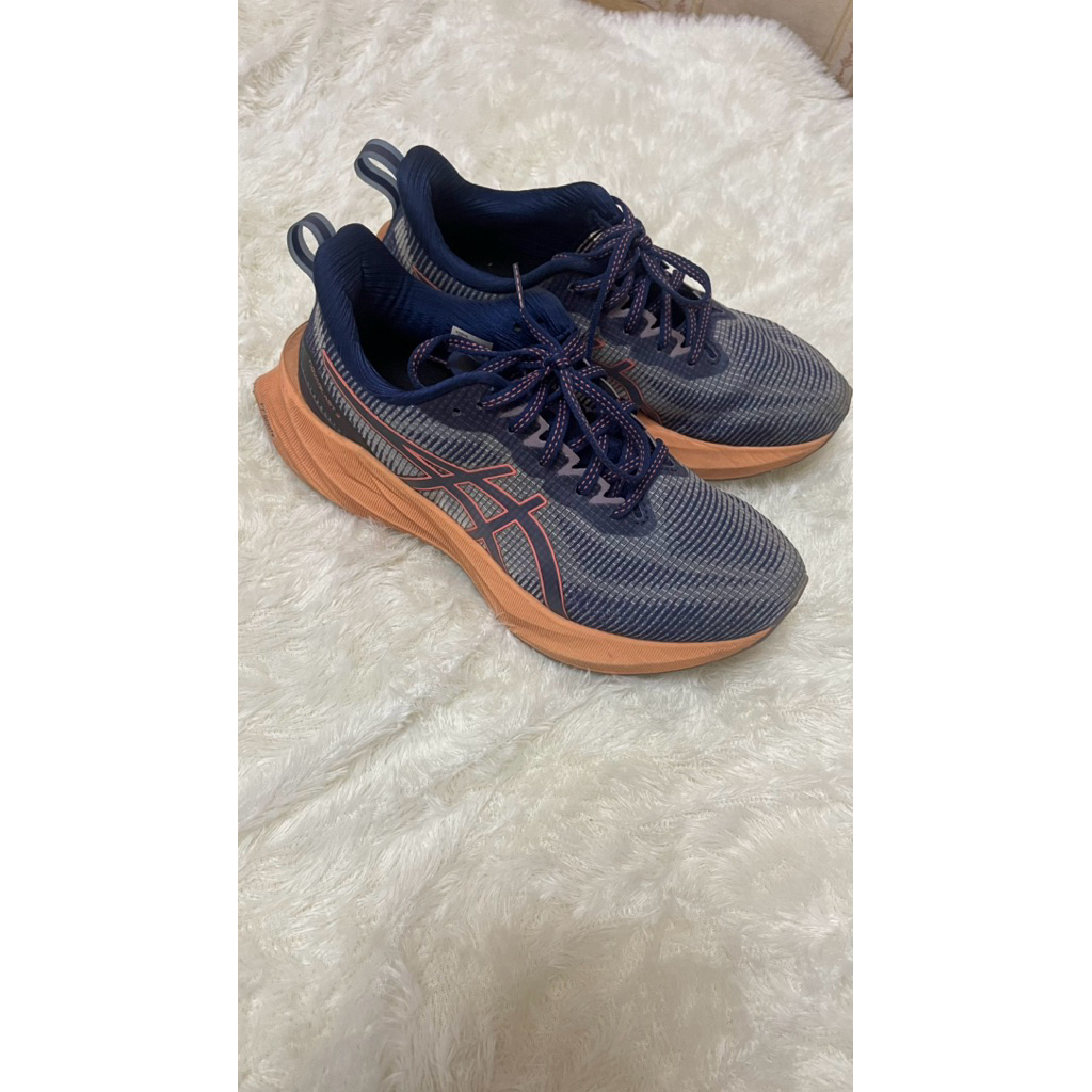 ASICS NOVABLAST 3 preloved like new ✨