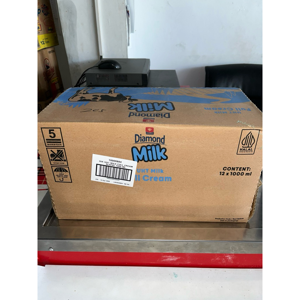 

Diamond Milk 1 Karton UHT Full Cream 12 pcs (1 Dus)