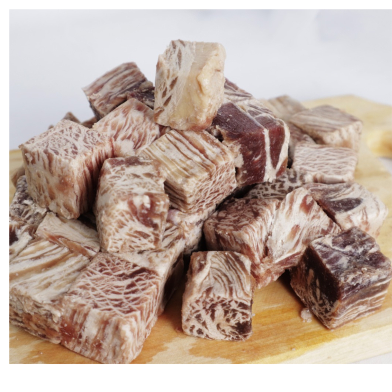 

Premium Beef Meltique SAIKORO 500 Gram dadu 2x2 cm