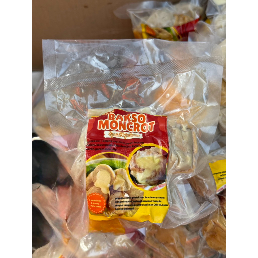 

Bakso Moncrot spesial keju lumer by yuk ning