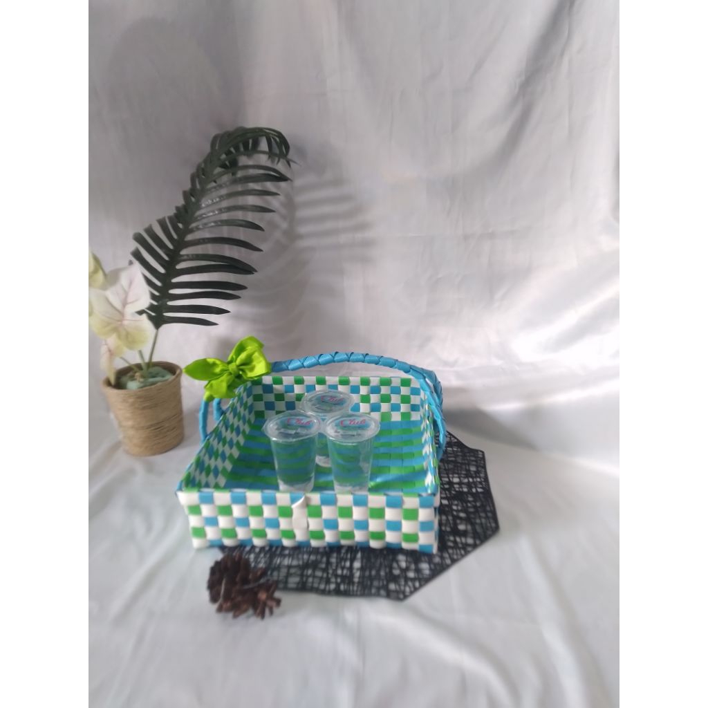 Kotak tempat Air Gelas Aqua club vit le minerale multifungsi