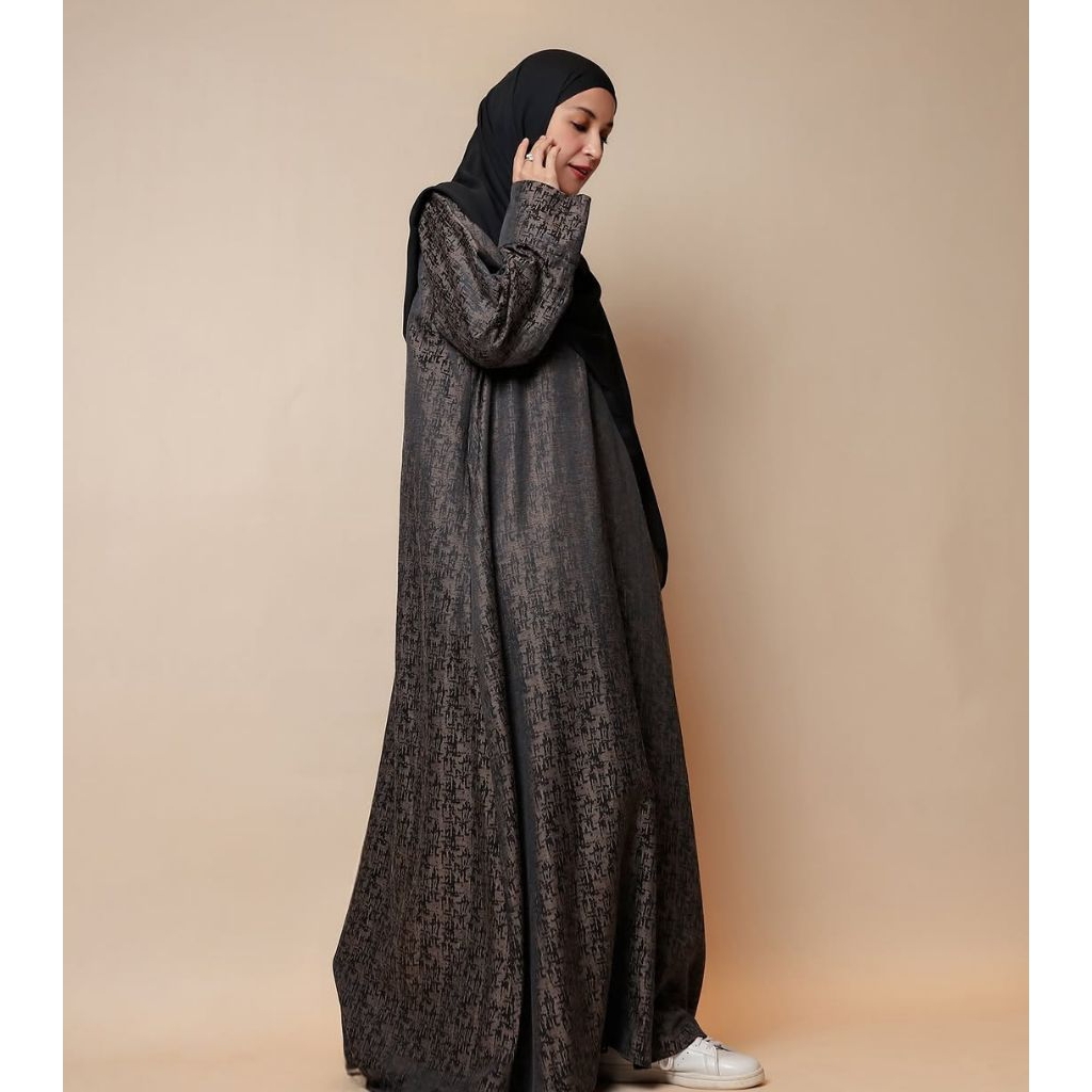 Abaya Shireen Sungkar tanpa merk tag shi by shireen
