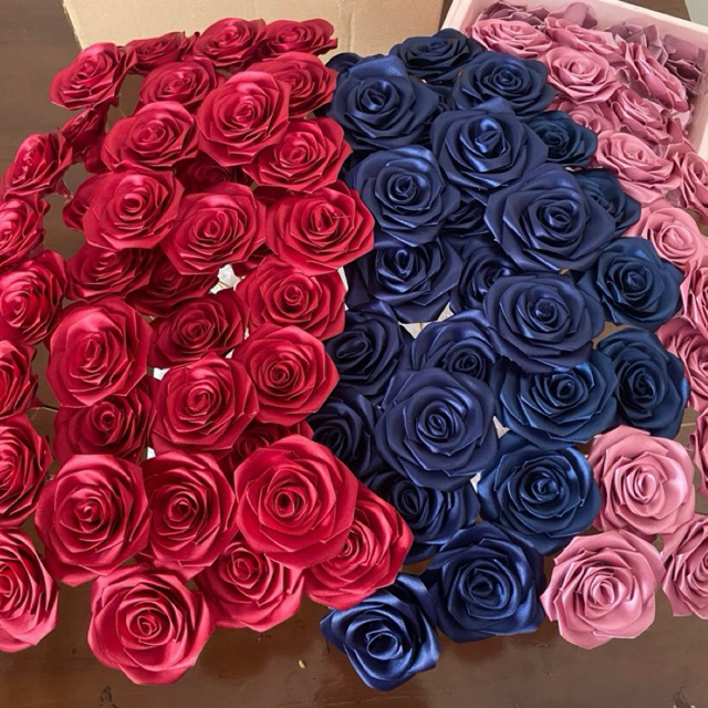 

BUNGA MAWAR SATIN diameter 8 cm/ bunga mawar pita satin