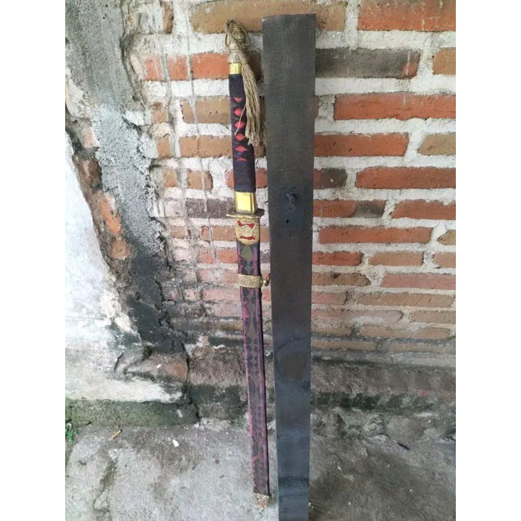 souvenir Shogun putus paku