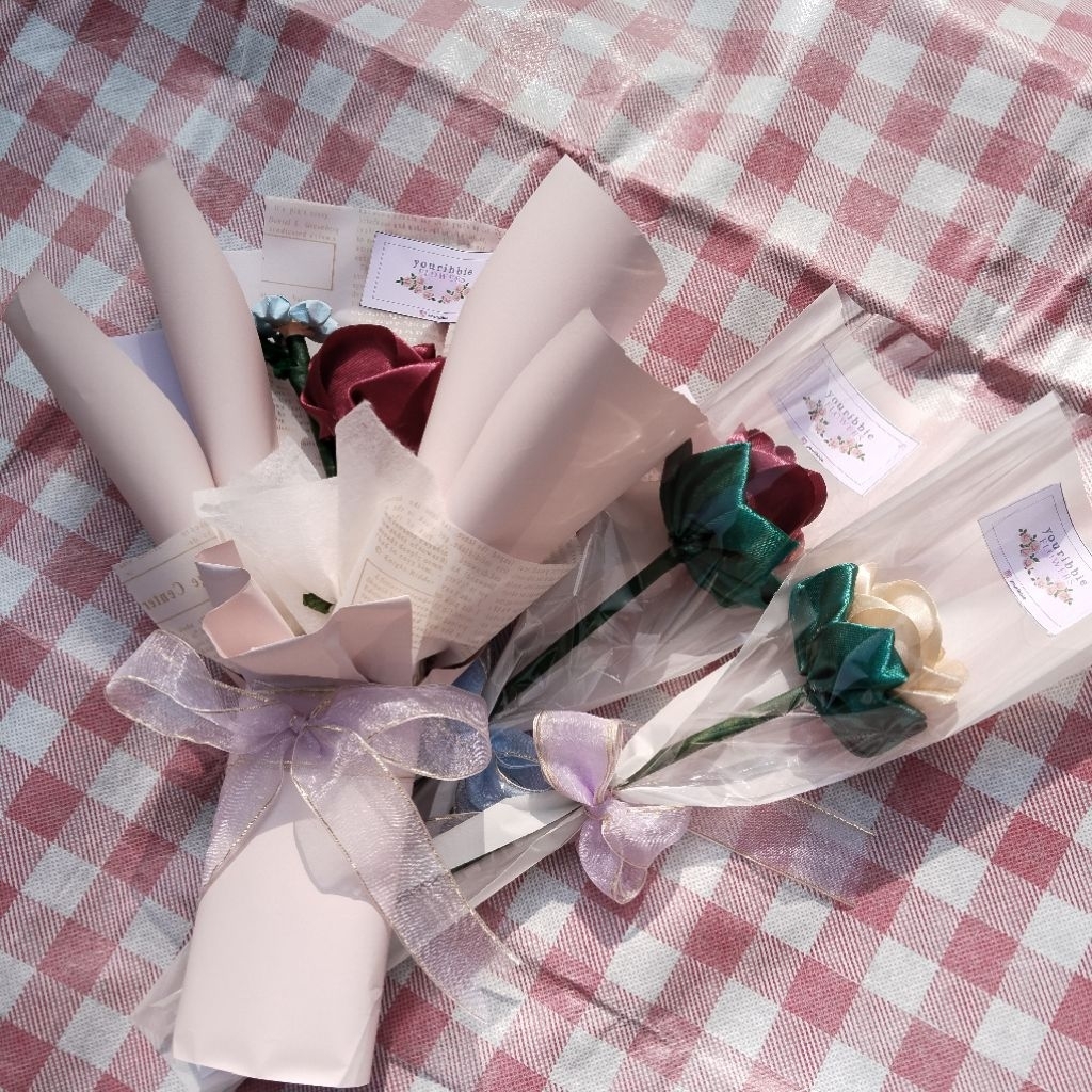 

BUNGA PITA SATIN HANDMADE