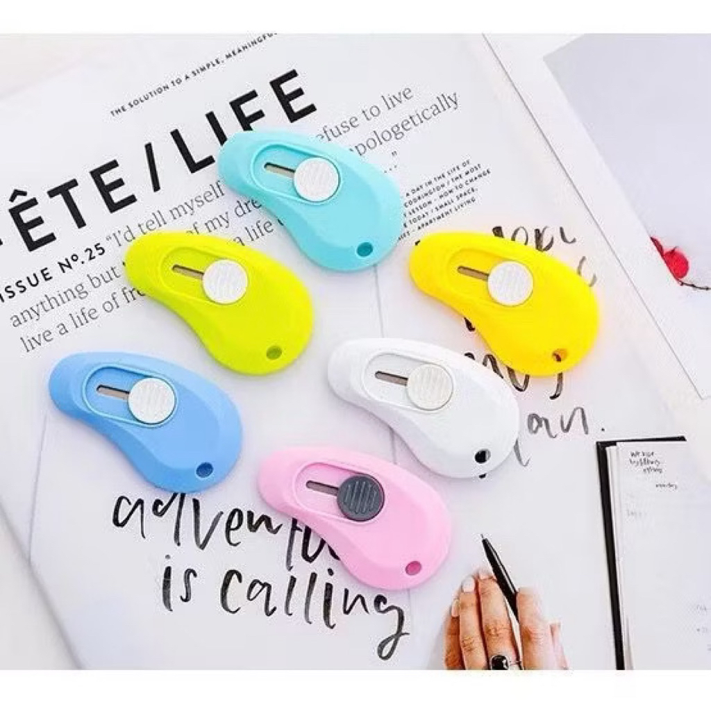 

Cutter Mini Portable Bentuk Oval apolos Travel Kit