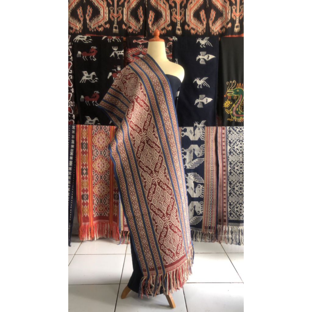 Selendang Tenun Pahikung / Pasmiah Pahikung