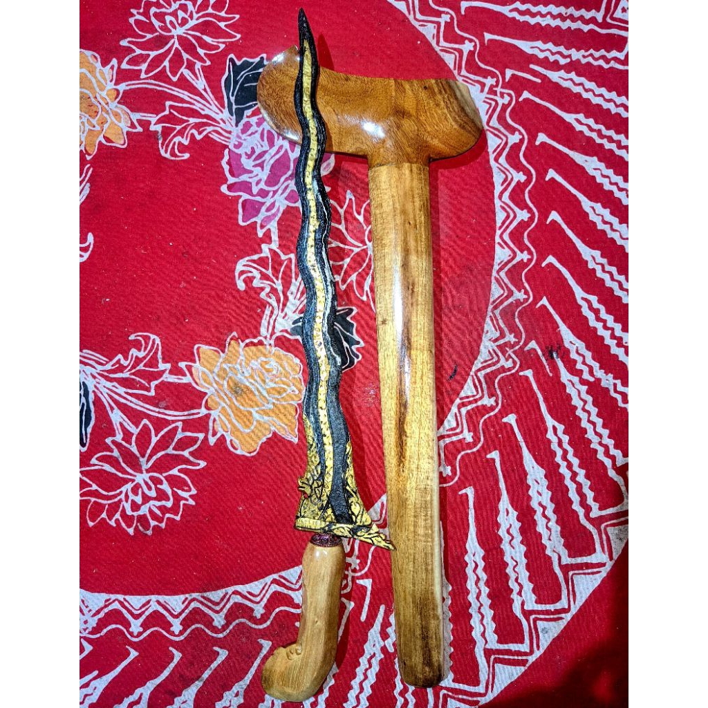 Pusaka Keris Nogososro Sabuk Inten Kinatah Luk 13 Full Meteorit