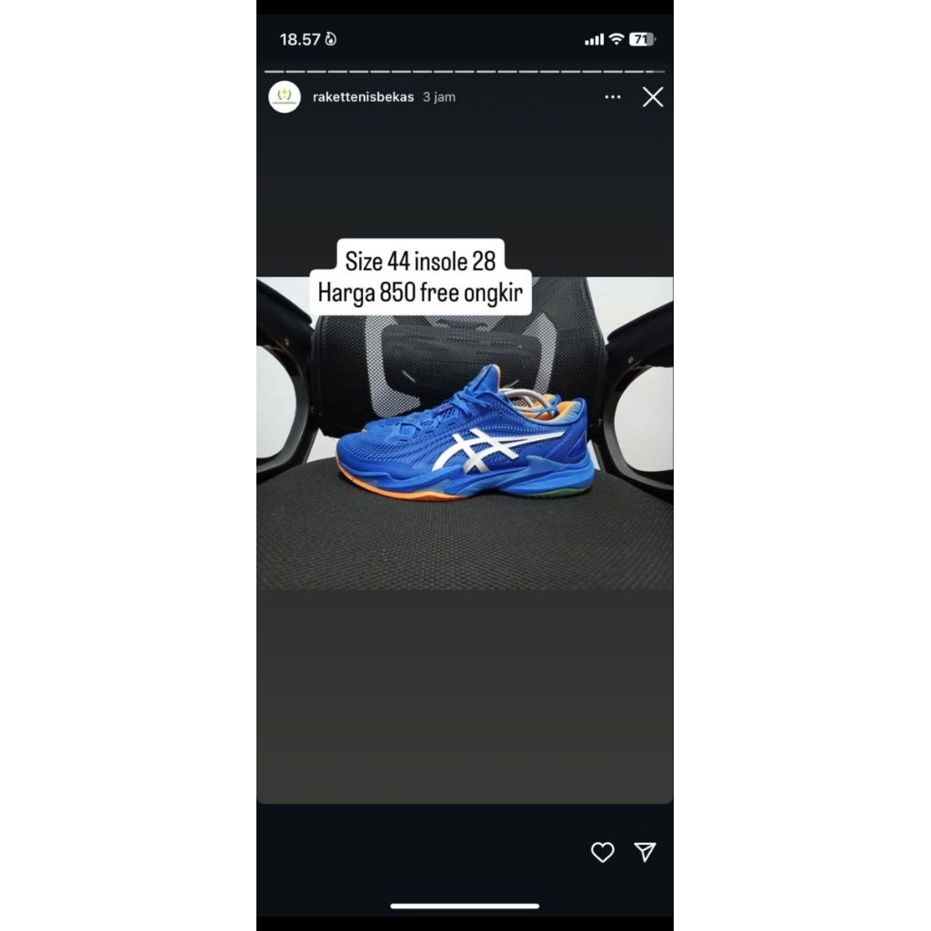 sepatu tenis Asics biru original