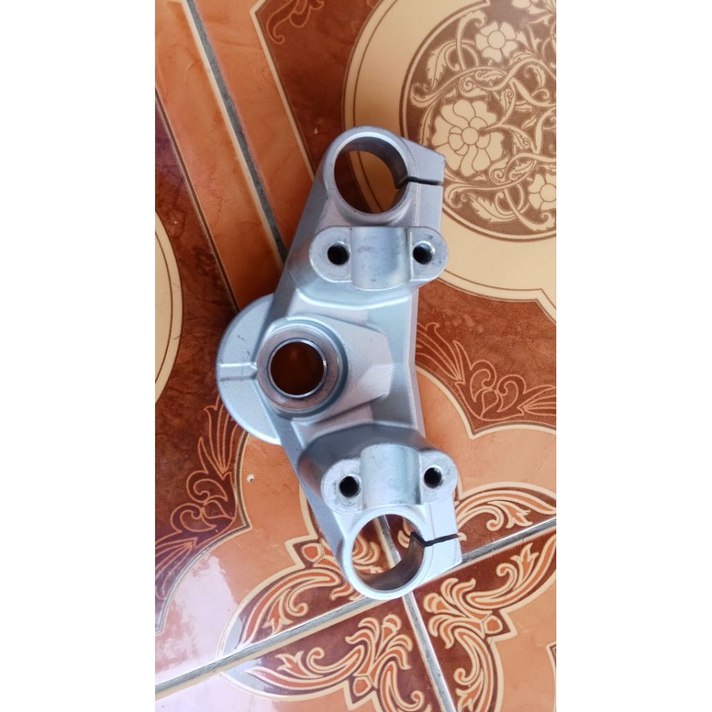 segitiga atas vixion new NVA/NVL  original