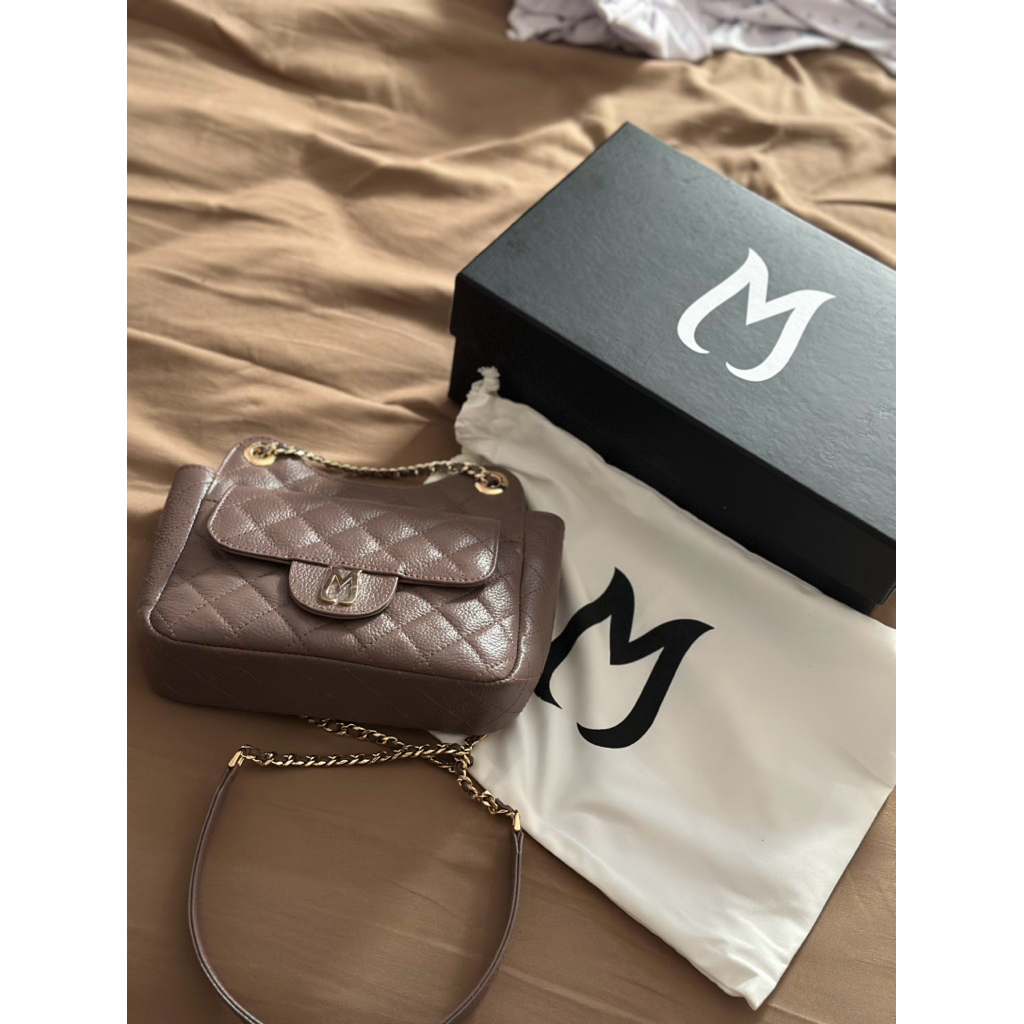 SOLD BY WA ‼️ TAS MOOIJ ORI SECOND NEW