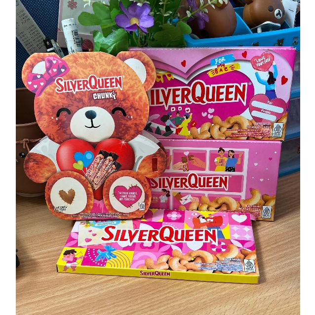 

COKLAT SILVERQUEEN VALENTINE (55GR X 2PCS) SILVERQUEEN BERUANG BEAR BONEKA (25GR X 3PCS)